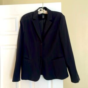 Ladies black Limited blazer. Polyester, rayon and Lycra. Large. 2 front pockets